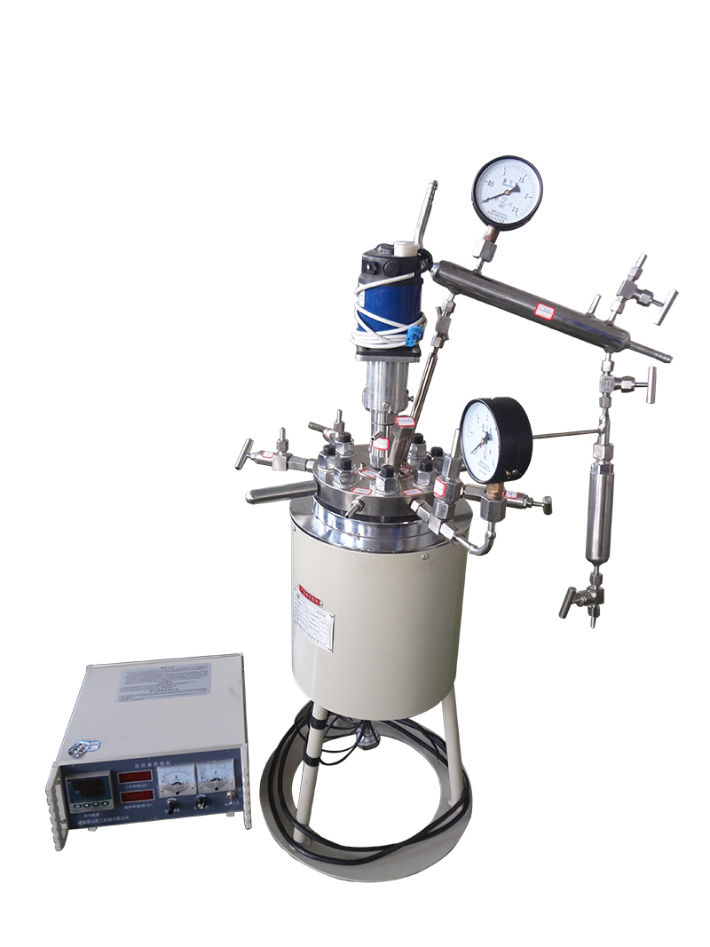 CJ型反應(yīng)釜（帶回收、冷凝裝置）